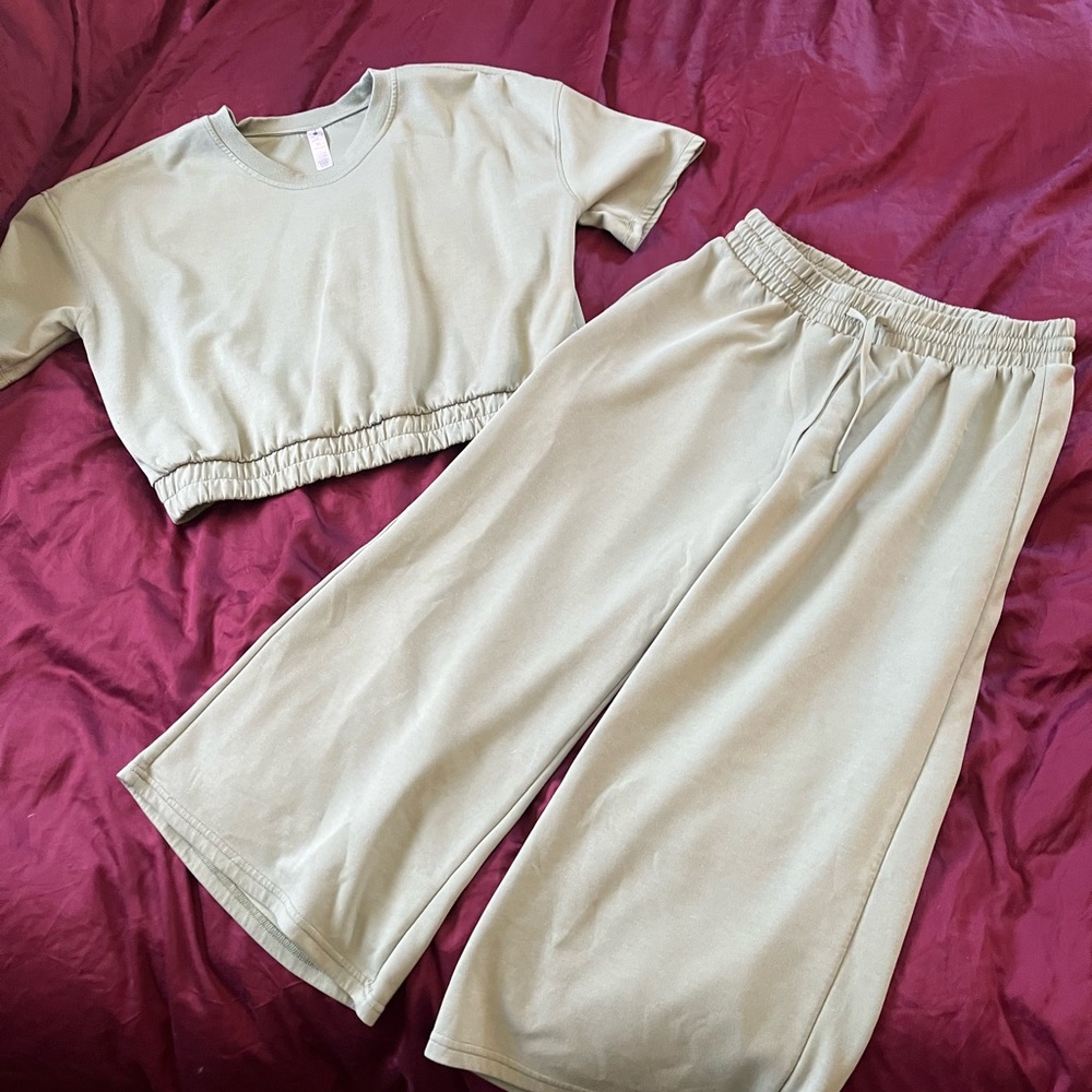 Yogalicious Sage Green Wide Leg Pants Set